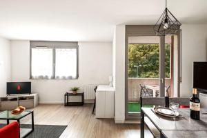 apartment ideal location for Lyon Center