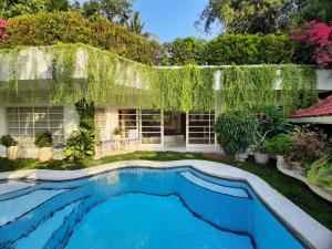 SUNKISS VILLA by Yogya Tropicana