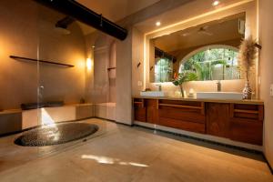 Luxury Beachfront Villa