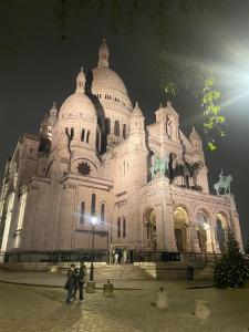Very cosy flat center of Montmartre