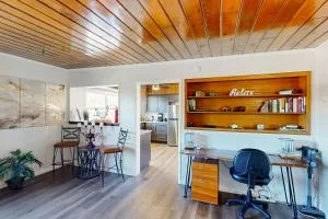 Penthouse Perch - Eugene