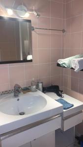 Appartements Chic F2 Rue Brevannes : photos des chambres