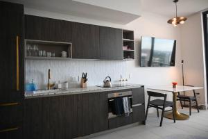 Magic Miami Penthouse Balcony, Insane Ocean & City Views Luxury,Pool,Spa,Gym