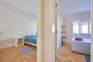 Apartment with patio, 5 minutes to railway station