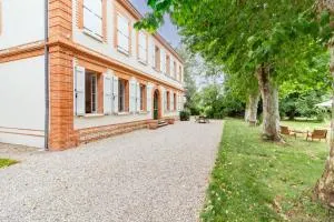 Demeure Bajou - piscine privée - parc arboré - Esperce