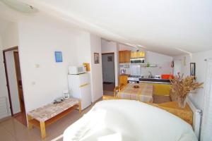 Ferienwohnung in Fažana mit Garten und Grill