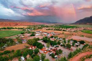 Desert Glamping Getaway Near Moab Arches NP