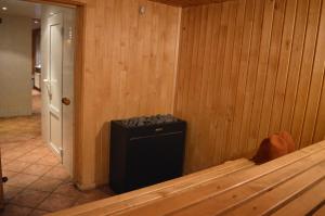 Guesthouse & sauna by HMTL