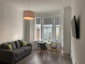 3 Smithhills Paisley central spacious sleeps 4 - Johnstone