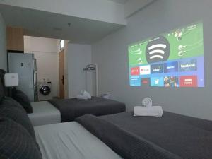 COL 93A 2Queen bed Balcony KLCC View Family Suites - 3hvězdičkové hotely ve městě Kuala Lumpur