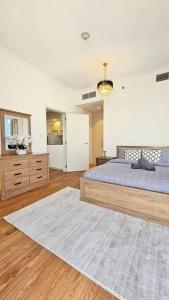 Luxury 2BR Carson Tower B Apt