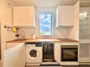 Home in Poniatowski near Vincennes Forest