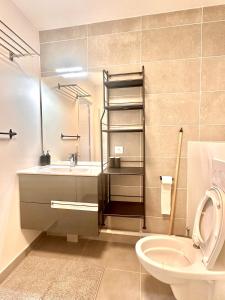 Appartements Home in Poniatowski near Vincennes Forest : photos des chambres