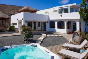 Villa Palacio and Yurt - 2 Pools - Hot Tub - Fantastic Sea Views