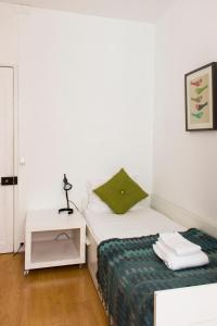 Santos Stay by Madrabica