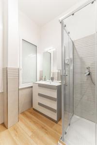 Standard Double Room with Shared Bathroom