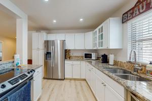 The Beach Hive Cottage