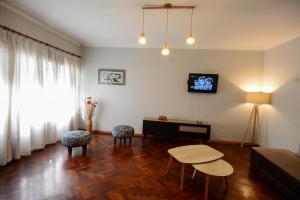 Casa amplia con garaje, pileta y aire acondicionado en todas las habitaciones en zona residencial de Mendoza