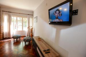 Casa amplia con garaje, pileta y aire acondicionado en todas las habitaciones en zona residencial de Mendoza