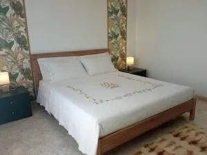 Appartamento con balcone in città - أتيغليانو