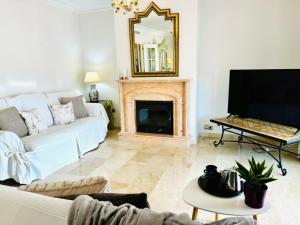 Chalet con piscina privada en primera línea de playa