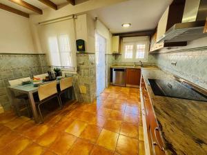 Chalet con piscina privada en primera línea de playa
