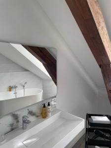 Hotels Demeures & Chateaux Le Pavillon d'Enghien, Vichy Centre : Grande Chambre Double 