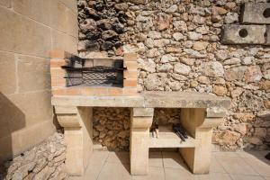 3 Bedroom Holiday Home with Private Pool and Views