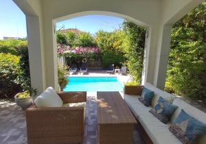 Villa Talassa with optional HEATED POOL, JACUZZI and 4x4 CAR