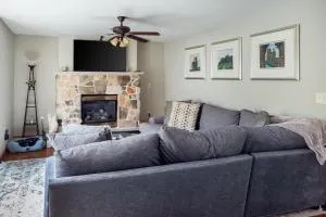 Spacious 3BR Home with BBQ in Gated Penn Estates - إيست سترودسبورغ