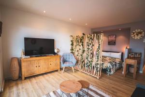 Studio Coconut Sunset with pool