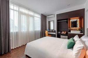Phòng Deluxe Giường Đôi Có Ban Công (Deluxe Double Room with Balcony)