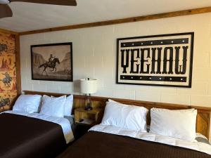 Holiday Motel and RV Park