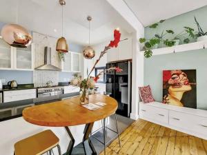 3 bedrooms , sleeps six heart of Cape Town