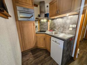 Appartement confort 5 pers. Les Menuires avec balcon, casiers à skis, 2 chambres - FR-1-452-248