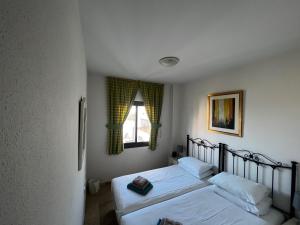 3 Bed Beachfront Penthouse 854 with great views