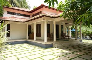 Bellevue Homestay and Wellness Centre