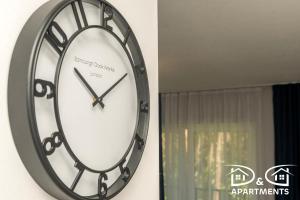 Pine Tree House 7 D&D Apartments