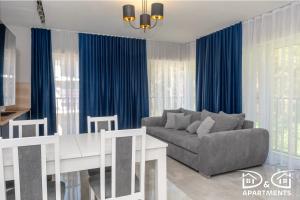 Pine Tree House 7 D&D Apartments