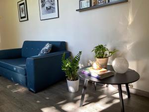 B&B / Chambres d'hotes Les chambres de l'atelier : Chambre Familiale - Vue sur Jardin