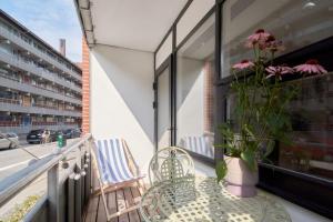 Luxury - Family friendly - Central - Cozy- Balcony