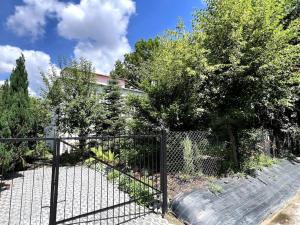 Spacious Garden Villa