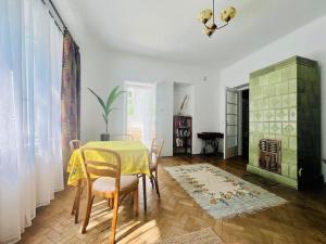 Spacious Garden Villa