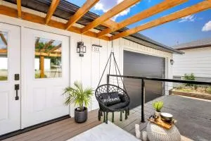 Great Falls Premier Retreat by Wrecked & Refined Stunning Views Hot Tub Family Fun - Conrad