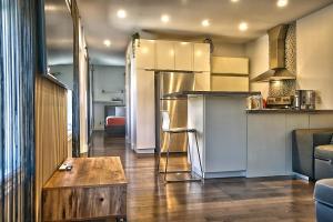 Downtown Sherby - Central, Parking, King Bed, Sleeps 3