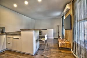 Downtown Sherby - Central, Parking, King Bed, Sleeps 3