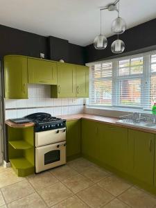 Sleeps 10 - Contractors - Family - Relocators