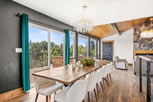 Premier Montana Retreat | River + Mountain Views | W & R