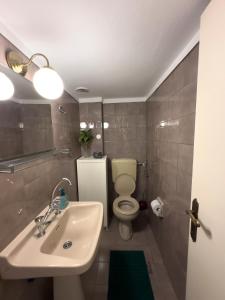 Spacious Artistic Flat With Private Parking