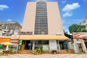 Hotel King's Crown - Dam Dam